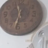 ساعت دیواری چوبی عتیقه قدیمی