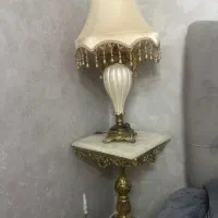 آباژور و میز