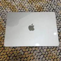 MacBook Air apple