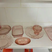 ظروف شیشه‌ای رنگ نباتی