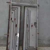 درب حیاط آهنی