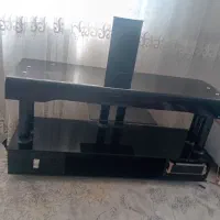 زیر تلویزیونی کار کرده