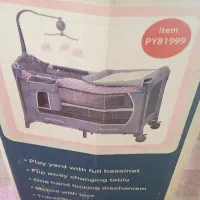 تخت کنار مادر