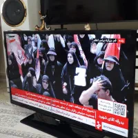 میز چوبی تلویزیون