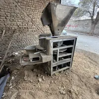 چونه گیر و قلتک نانوایی لواشی به فروش میرسد