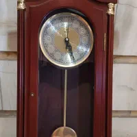 ساعت دیواری چوبی قدیمی
