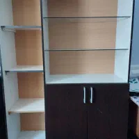 کتابخانه ایستاده