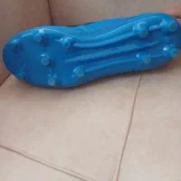 کفش فوتبال وجوراب ورزشی