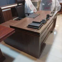 میز مدیریت لیندا