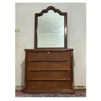 کمد و ایینه
