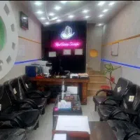 مشاور آقا و خانم  برای دفتر املاک صادقی