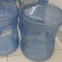 تعدادی گالن آب راونج