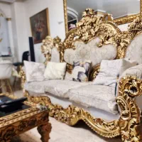 مبلمان سلطنتی پتینه شده، فوری