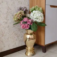 گل خارجی گلدان ایرانی