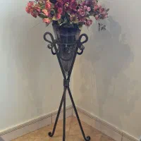 گلدان ایستاده