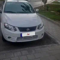 ساینا تمیز.  تقریبابدون رنگ وشاستی سالم