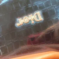 کیف مشکی گمشده