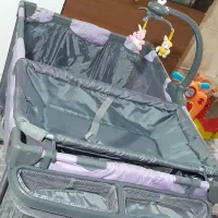 تخت کودک کنار مادر