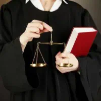 وکیل پایه یک دادگستری (حقوقی کیفری خانواده و..)