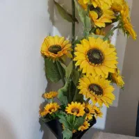 گلدان با گل افتاب گردان