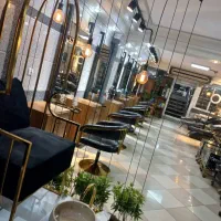 استخدام ناخن کار و رنگ کار