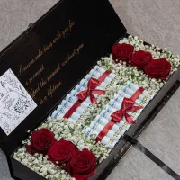 باکس پول هدیه . تزئین پول به شکل رول +گل .سفارش