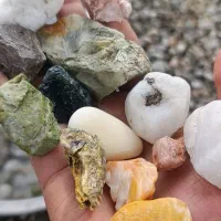 سنگ های بسیار قیمتی،انواع سنگ های قیمتی