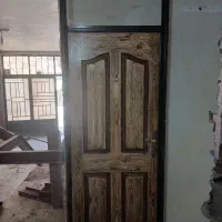 3 عدد درب و 1 عدد پنچره سالم