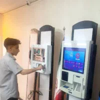 کش لس دیواری ATM کارت ب کارت کارتخوان