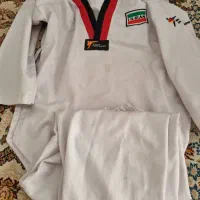 لباس و وسایل تکواندو