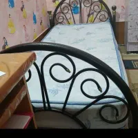 تخت آهنی یک نفره همراه با خوش خواب