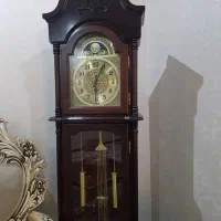 ساعت ایستاده درحد نو  سالم و تمیز