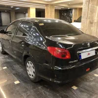 206 صندوق دار