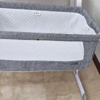 تخت کنار مادر