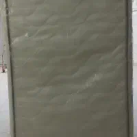 تخت فلزی