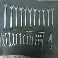 تعدادی آچار