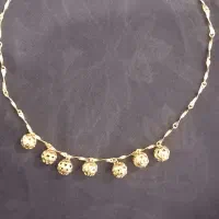 گردنبند طلا با وزن حدود ۹ گرم