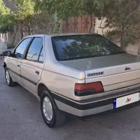 405 مدل 83 بژ طلائی کم‌کار تمیز