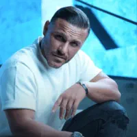 فروش بلیط ارمین قیمت مناسب به علت فروش نرفتن