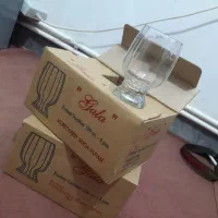 شکلات خوری و لیوان