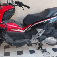 یک دستگاه موتورADV160