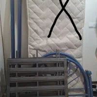 تخت تک‌ نفره با کفی فلزی