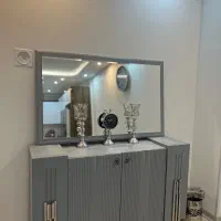 ایینه و کنسول نو