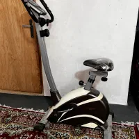 دوچرخه ثابت ورزشی