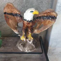 عقاب دکوری