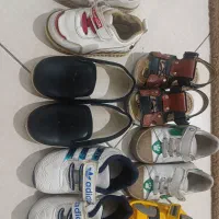 کفش بچه کاملا نو فقط هرکدام ۳بار پوشیده شده