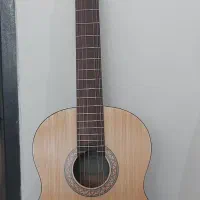 گیتار C40،اندونزی