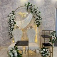 گل آرایی مصنوعی بله برون با گلهای درجه یک