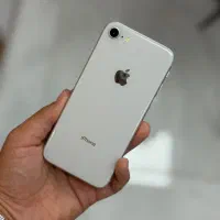 آیفون ۸ تمیز