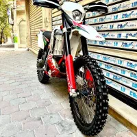 گس گس سیکس دیز ۲زمانه اندرو